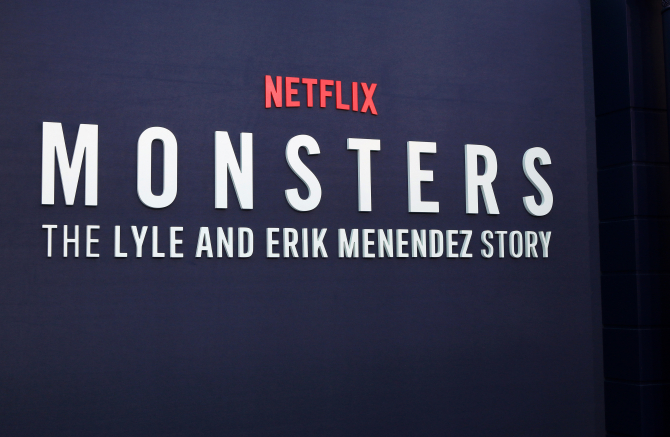 Monsters: The Lyle and Erik Menendez Story - Het aangrijpende verhaal van een familiemisdaad die nog steeds fascineert