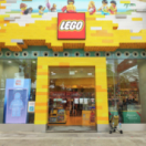 Lego : dans les coulisses du n°1 du jouet documentaire ontdekking RMC STORY