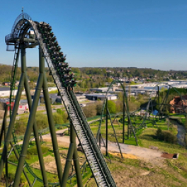 Walibi : la techno des attractions documentaire découverte RMC STORY