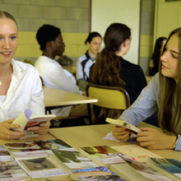 Écrire la vie - Annie Ernaux racontée par des lycéennes et des lycéens documentaire société FRANCE 5
