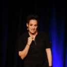 Caroline Estremo : «J'aime les gens» spectacle COMEDIE +