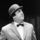 Raymond Devos dans tous ses sens documentaire biographie LA TROIS