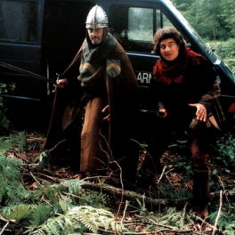 Les couloirs du temps - Les Visiteurs 2 film comédie fantastique TMC