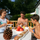 Camping géant ou familial :  à chacun son camping ! documentaire société TFX