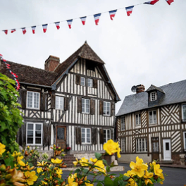 Le village préféré des Français divertissement FRANCE 3