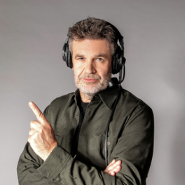 Au micro divertissement CANAL + SPORT
