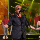 300 choeurs chantent les tubes d'un jour divertissement LA UNE (RTBF)