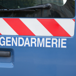100 jours avec les gendarmes du Médoc série documentaire société RMC DECOUVERTE