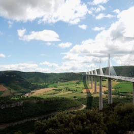 L'A75 : sur la route du viaduc de Millau documentaire découverte RMC DECOUVERTE
