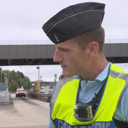 100 jours avec la police de la route série documentaire société RMC DECOUVERTE