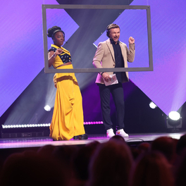 Jeanfi Janssens et Cécile Djunga font le tour du monde spectacle PARIS PREMIERE
