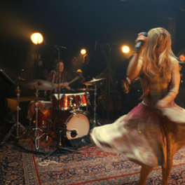 En concert privé avec Vanessa Paradis concert variétés FRANCE 4
