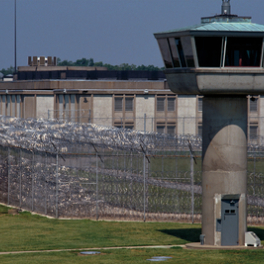 Les 10 prisons les plus dangereuses de la planète documentaire société RMC STORY